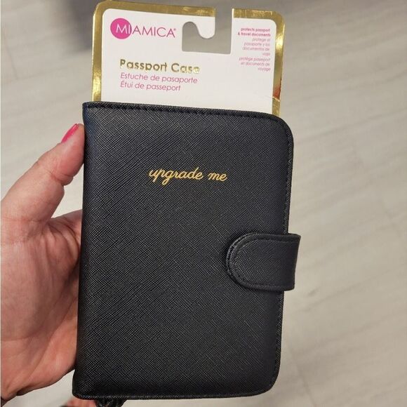 NEW UPGRADE ME BLACK SAFFIANO FAUX LEATHER LUXE PASSPORT TRAVEL CARD WALLET NWT - Picture 1 of 5